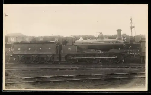 AK Britische Lokomotive Nr. 66 der SDJR in Seitenansicht, englische Eisenbahn