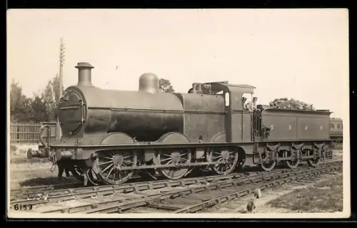 AK Britische Lokomotive Nr. 64 der SDJR mit Kohlentender, englische Eisenbahn