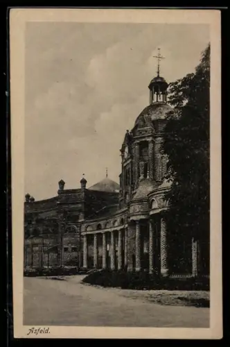 AK Asfeld, Kirche mit Kuppel und Säulengang