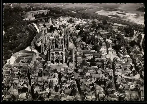 AK Laon /Aisne, Vue aérienne, La Cathédrale