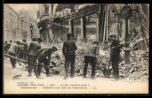 AK Lille, La Rue Faidherbe après le bombardement