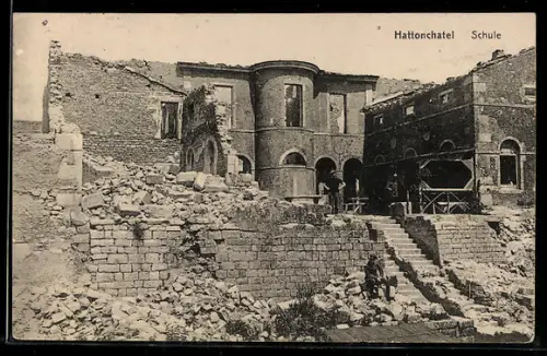 AK Hattonchatel, Schule in Trümmern