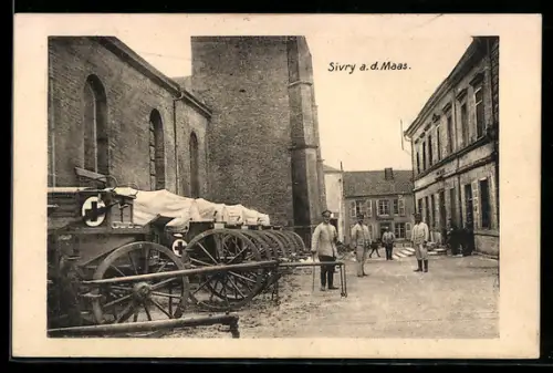 AK Sivry a. d. Maas., Sanitätswagen des Roten Kreuzes an der Strasse
