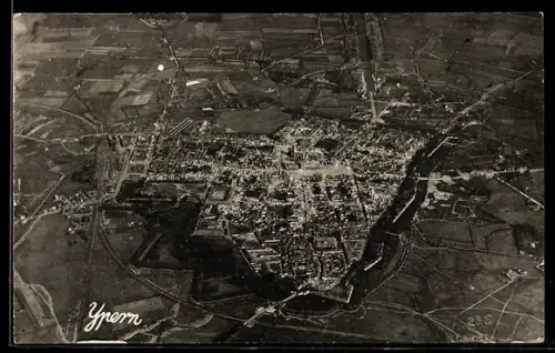 AK Ypern, Luftaufnahme des Ortes