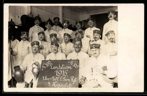 Foto-AK Soldaten der 1. Ers. Batl. L. Gren. Rgt. 100