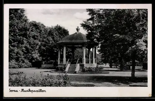 AK Sorau, Partie im Park mit Musikpavillon
