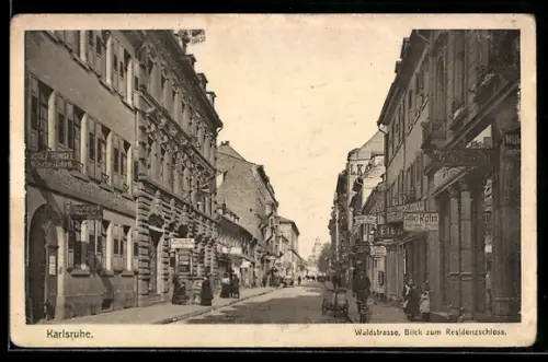 AK Karlsruhe, Waldstrasse, Blick zum Residenzschloss
