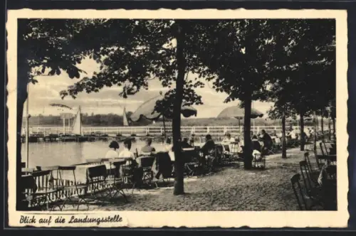 AK Berlin-Schmöckwitz-Werder, Blick auf die Landungsstelle, Terrasse Gasthaus Schillerwarte E. Grubert