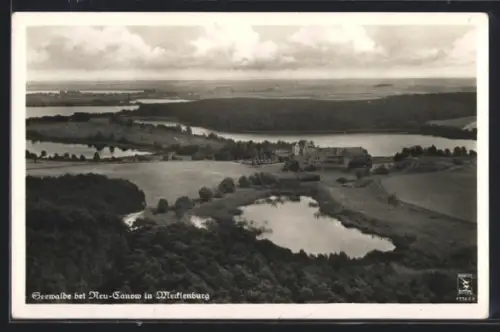 AK Seewalde /Neu-Canow, Seenlandschaft, Gutshof, Wälder, Fliegeraufnahme