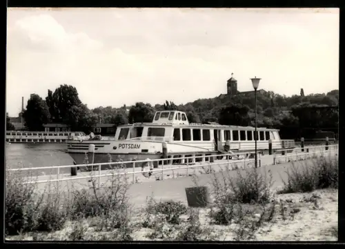 AK Fahrgastschiff M.S. Potsdam an der Langen Brücke in Potsdam, Binnenschiff