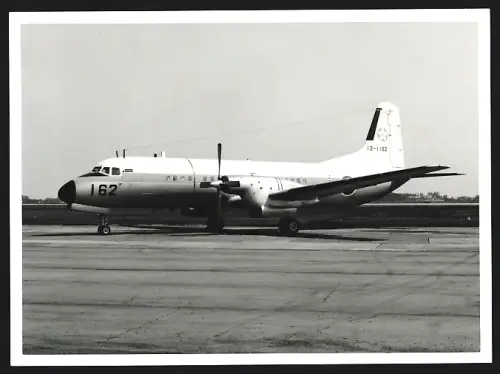Fotografie Flugzeug NAMC YS-11, japanisches Transportflugzeug Kennung 12-1162