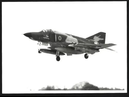 Fotografie Flugzeug Douglas F-4 Phantom, Jet in der Aufklärer-Version der japanischen Luftstreitkräfte
