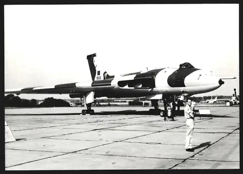 Fotografie Flugzeug Avro Vulcan, Bomber der RAF XM598 in Ramstein