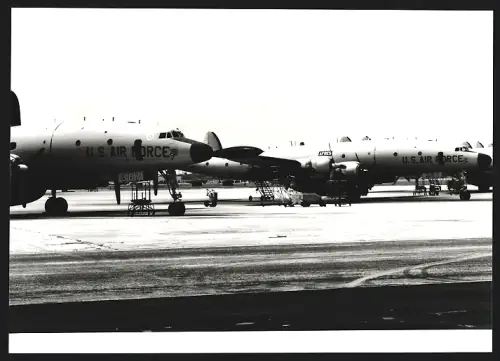 Fotografie Flugzeug Lockheed Constellation USAFR No 307 & 548