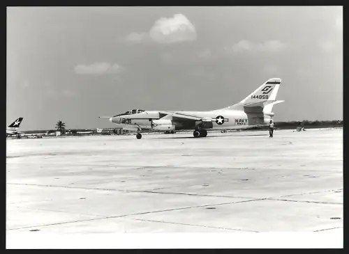 Fotografie Flugzeug Douglas A-3 Skywarrior, US Navy 144858 Sea Dragons RVAH-3