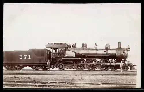 AK Britische Lokomotive Nr. 371 der C. St. P. M. & O. mit Tender in Seitenansicht, englische Eisenbahn