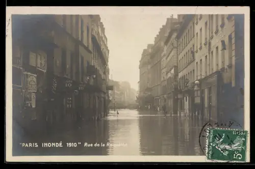 AK Paris, Inondation 1910, Rue de la Roquette, Strassenpartie bei Überschwemmung