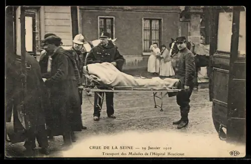AK Paris, Crue de la Seine, Janvier 1910, Transport des Malades de l`Hopital Boucicaut