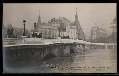 AK Paris, La Grande Crue de la Seine 1910, Le Pont Neuf au maximum de la crue, Hochwasser