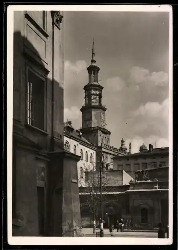 AK Posen, Blick über die alte Wache hinweg zum Rathausturm