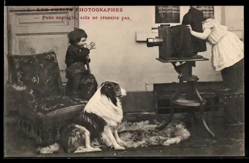 AK Petit espiegle, cela ne réussira pas, Junge und Hund vor dem Fotoapparat