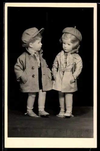 AK Sonneberg /Thür., Deutsches Spielzeugmuseum, Schulkinder-Puppenpaar von Käthe Kruse aus dem Jahr 1937