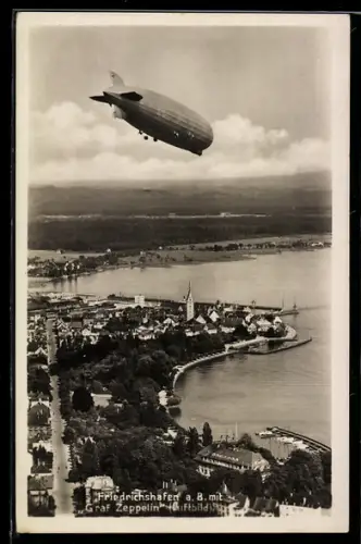 AK Friedrichshafen, Luftschiff Graf Zeppelin über der Stadt, Luftbild