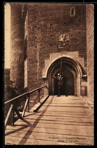AK Torino, Castello Feudale, Porta d`ingresso