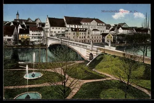 AK Munderkingen a. D., Parkanlagen mit Brücke in die Stadt