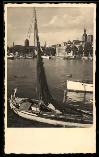 AK Stralsund, Partie am Nordhafen mit Segelboot