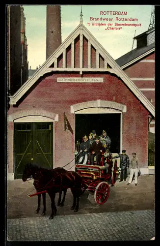 AK Rotterdam, Brandweer, `t Uitrijden der Stoombrandspuit Charlois, Feuerwehr auf Pferdekutsche