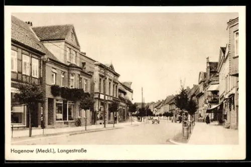 AK Hagenow /Meckl., Langestrasse mit Passanten