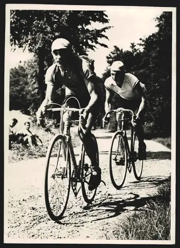 Fotografie Fahrradrennen Grosser Bergpreis von Wien, Langer kämpf mit Zottel um den 3. Platz
