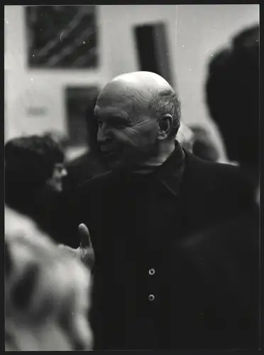 7 Fotografien Wladimir Semjonow, sowjet. Politiker und Kunstsammler, auf der Ausstellung 20 Jahre Arbeit 1980