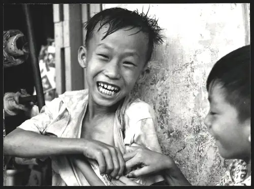 Fotografie Hermann Engel, Köln-Klettenberg, Weisshausstr. 36, Malaysien, Zwei lachende Jungen