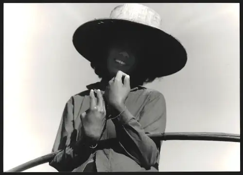 Fotografie Hermann Engel, Köln-Klettenberg, Weisshausstr. 36, Thailand, Lächelnde Frau mit Hut