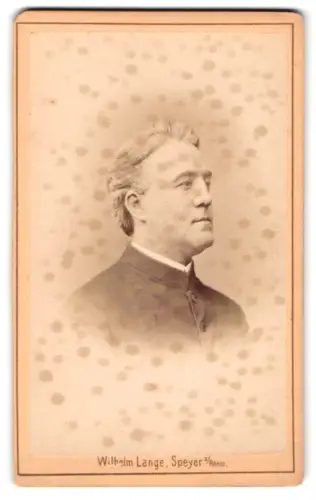Fotografie Wilhelm Lange, Speyer / Rhein, Eisenbahnstrasse 13, Portrait Portrait Geistlicher