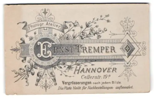 Fotografie Ernst Tremper, Hannover, Cellerstr. 19a, Ornamente & Blütenverzierung, Rückseitig Paar Portrait