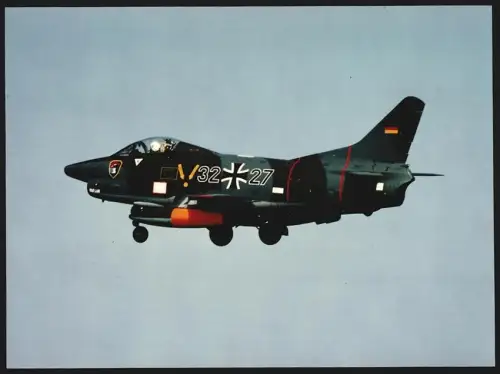 Fotografie Flugzeug Fiat / Aeritalia G-91 der Bundeswehr-Luftwaffe im Fluge, Kampfflugzeug, Kennung 32+27