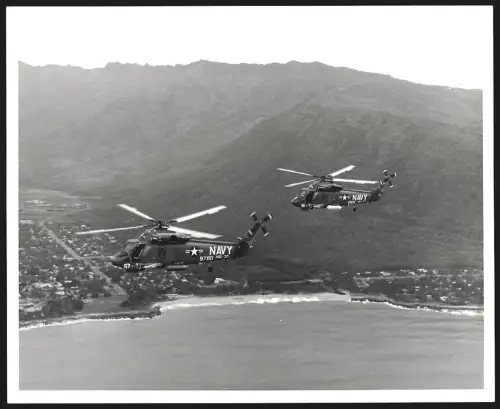 Fotografie Hubschrauber Kaman Seasprite der US-Navy, Staffel HSL-37 vor der Küste, U-Boot-Jagdhubschrauber, Kennung 9780