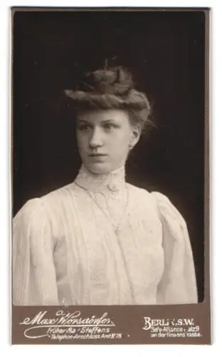 Fotografie Max Wörsdörfer, Berlin, Belle Allaiance-Platz 9, Porträt der jungen Frau H. Hoffmann