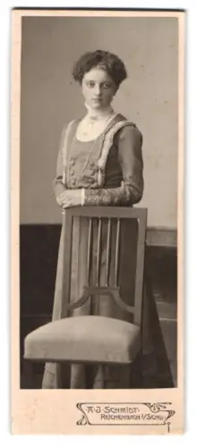 Fotografie A. J. Schmidt, Reichenbach /Schlesien, Neue Bahnhofstr. 1, Porträt von Martha A. 1910