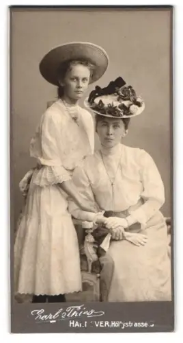 Fotografie Carl Thies, Hannover, Höltystrasse, Frau mit ihrer Tochter Ilse 1906