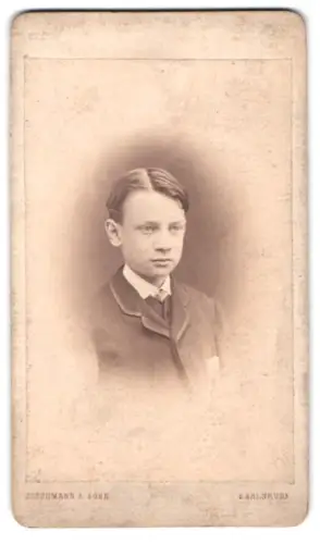 Fotografie Schuhmann & Sohn, Karlsruhe, Porträt von Hans v. Dahmen als Junge