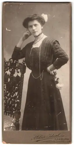 Fotografie Atelier Ideal, Hamburg, Eimsbütteler Chaussee 10a, Leslie Helen mit Blumenschmuck