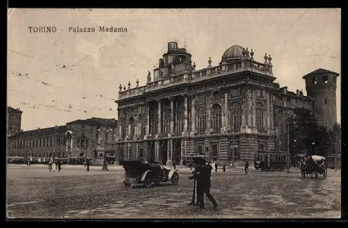 AK Torino, Palazzo Madama con auto e passanti