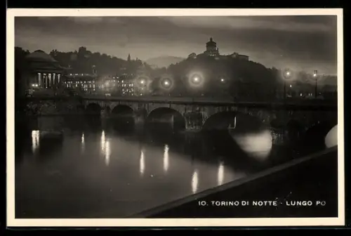 AK Torino, Lungo Po di notte con ponte illuminato e sfondo collinare