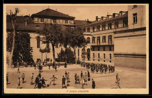 AK Torino, Il nuovo piazzale con bambini che giocano