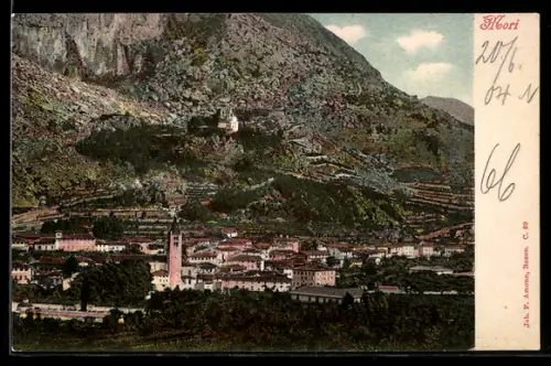 AK Mori, Veduta panoramica del paese ai piedi della montagna