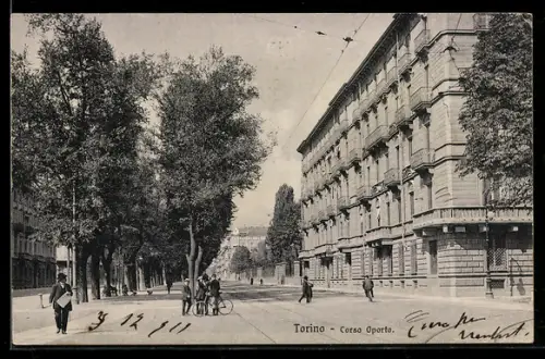 AK Torino, Corso Oporto con pedoni e ciclista